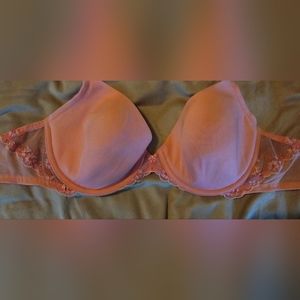 Pretty Victoria Secret Peach Bra 36 C
